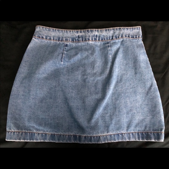 NWOT Forever 21 Denim Button Up Mini Skirt Size S - Picture 2 of 4